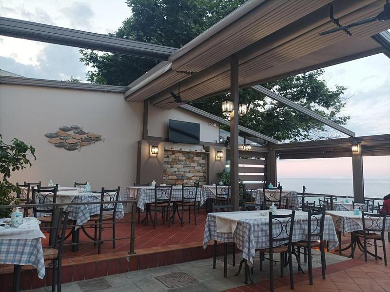 Ενοικιαζόμενα Δωμάτια "Pelion Plaza" Agios Ioannis  Екстериор снимка